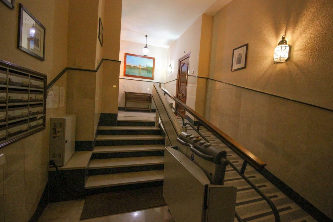 Apartamento La Feria Lägenhet Sevilla Exteriör bild