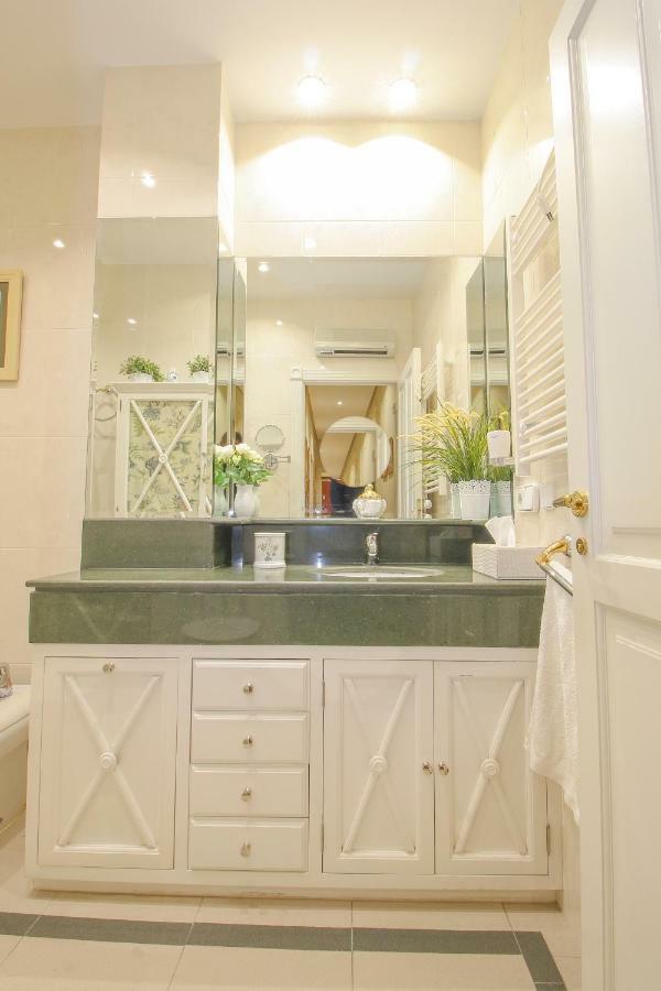 Apartamento La Feria Lägenhet Sevilla Exteriör bild